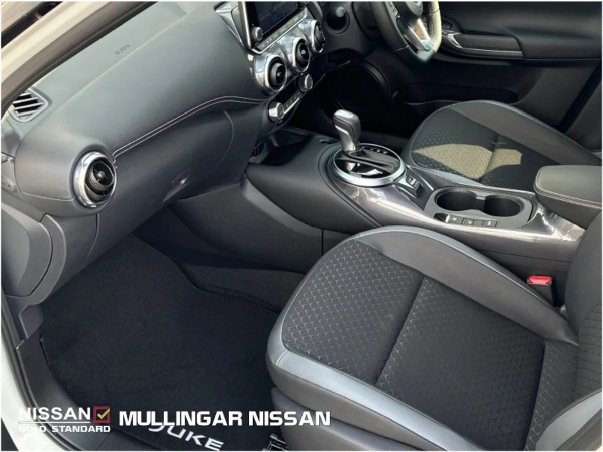 Nissan Juke N-design 1.6 Hybrid Auto - Check out - Image 3