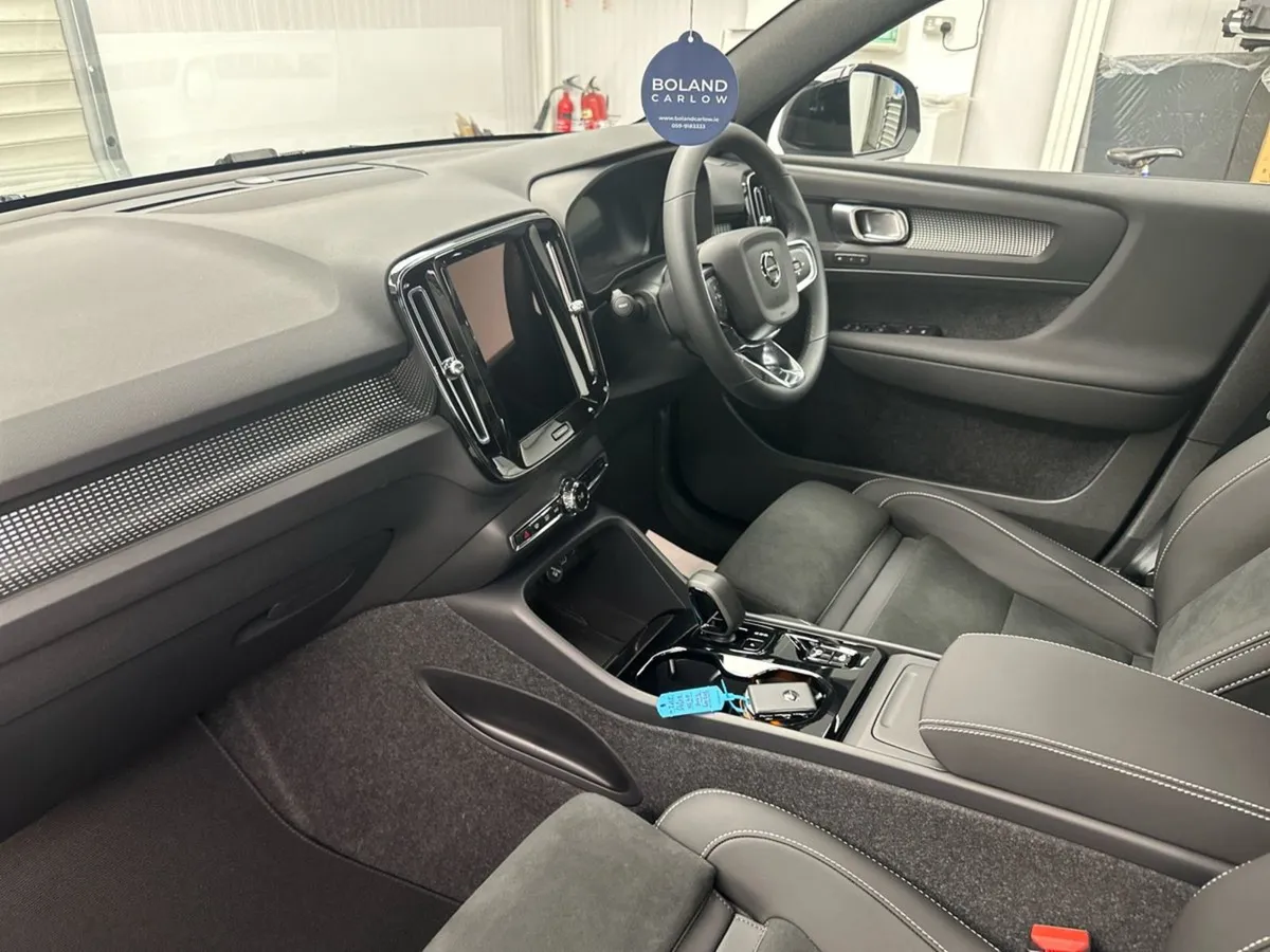 Volvo XC40 B3 Mild Hybrid  available Now - Image 4