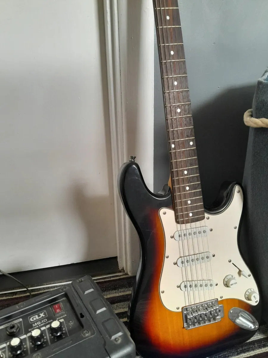 Electric guitar - Image 2