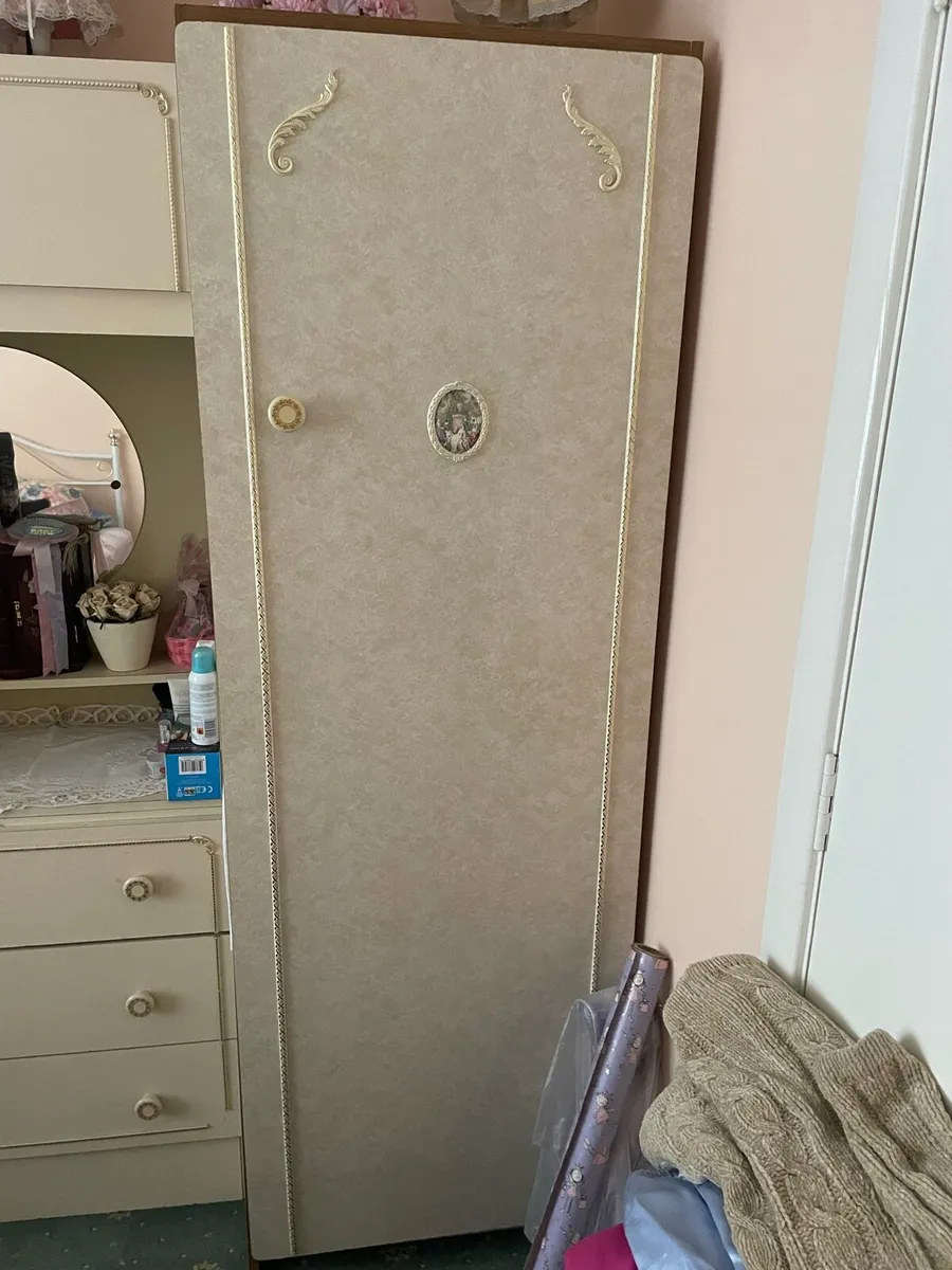 Solid pair of wardrobes and vanity unit - Image 1
