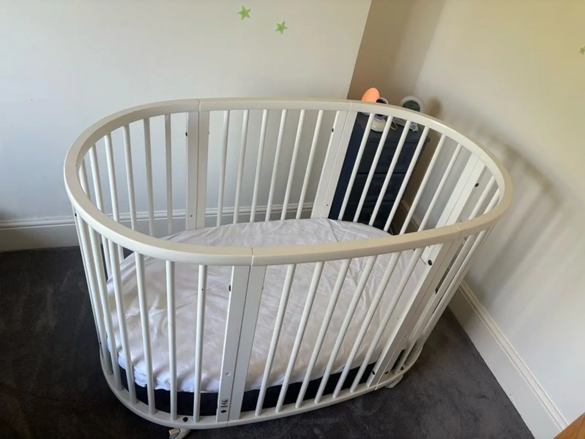 Stokke Sleepi Cot + Sleepi Mini Newborn kit - Image 2