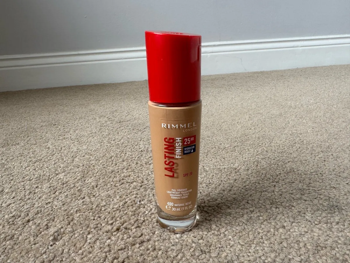 Rimmel Lasting Finish 25HR Foundation