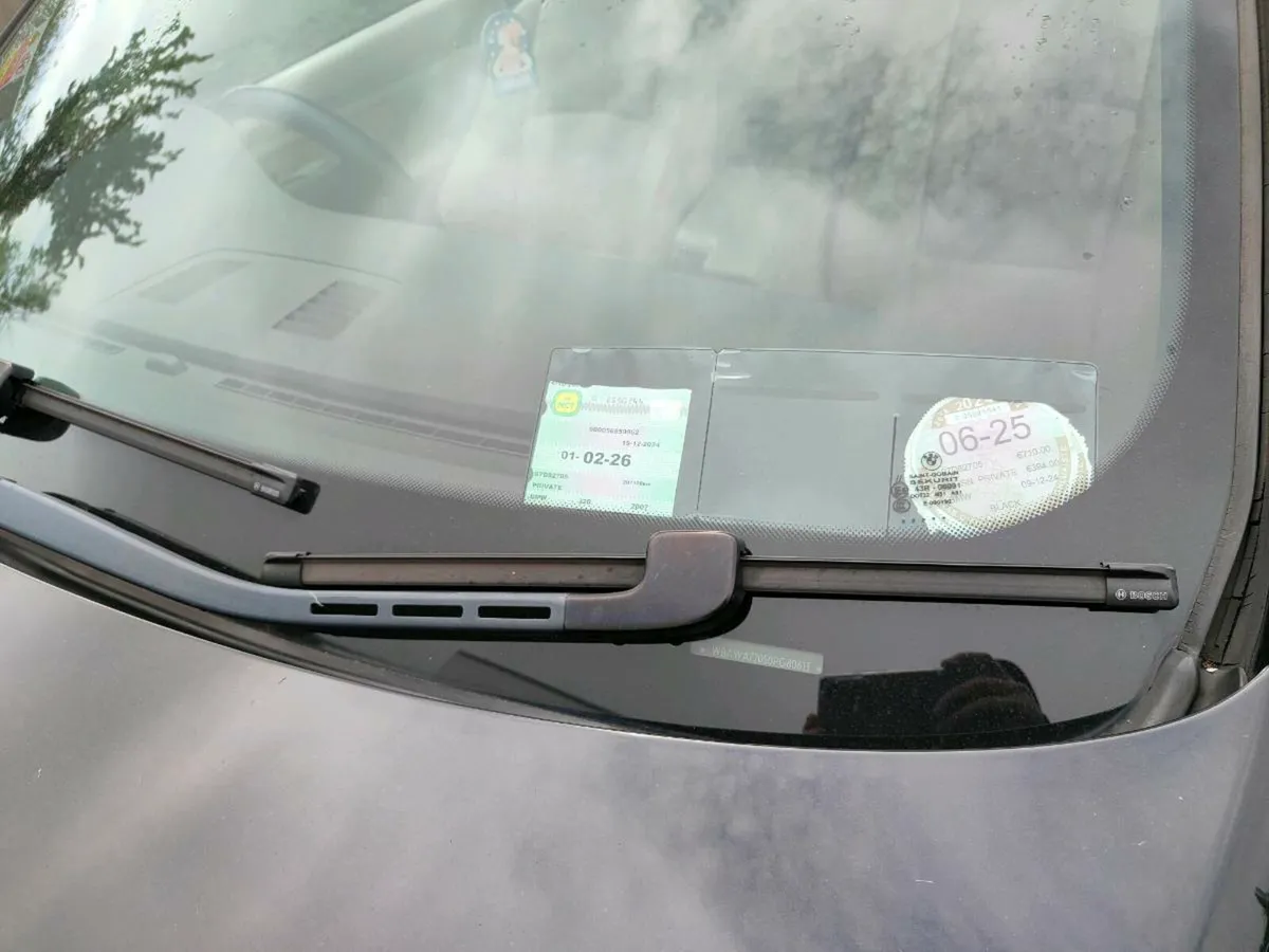 BMW 3-Series 2007 - Image 2