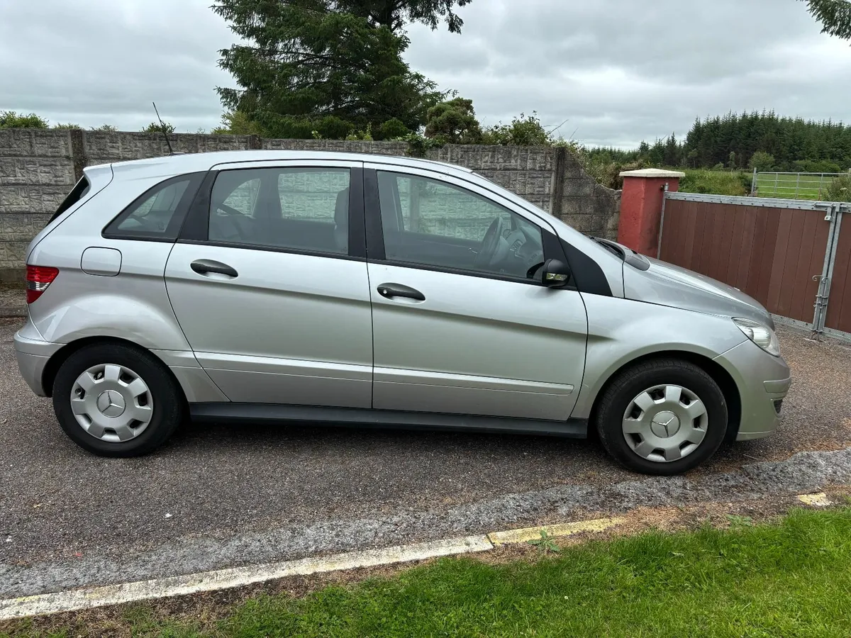 Low miles Mercedes-Benz B-Class 2007 auto tax+nct - Image 2