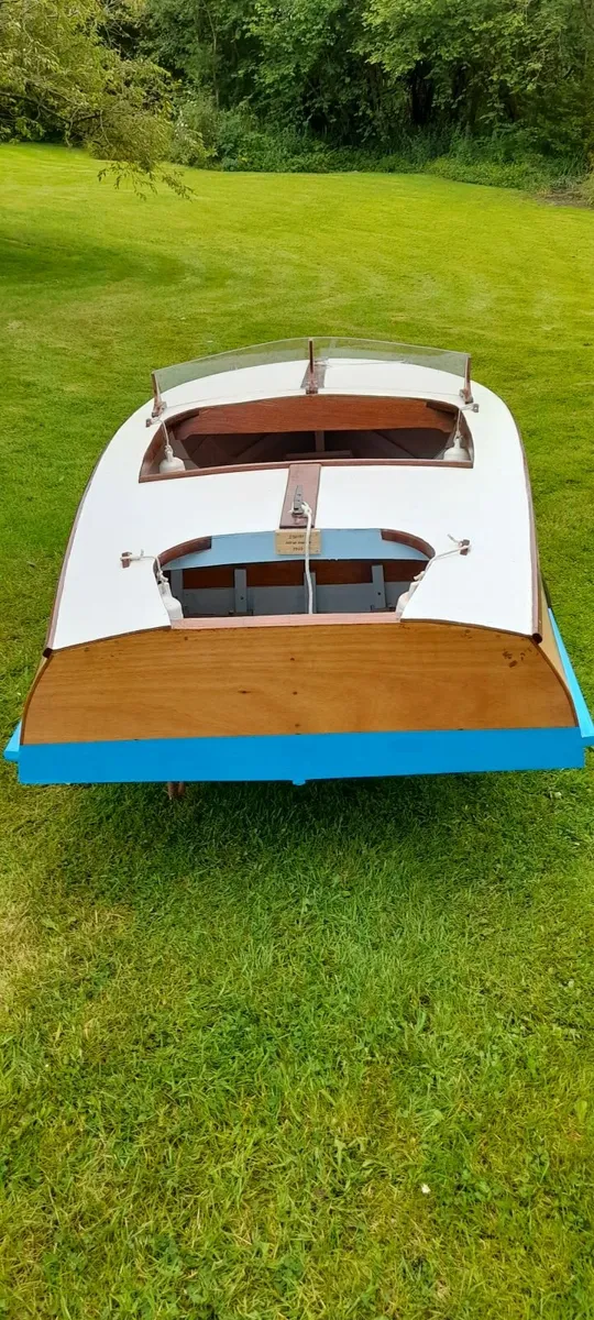 FOR SALE – GLEN L SQUIRT SPEED BOAT - Image 3