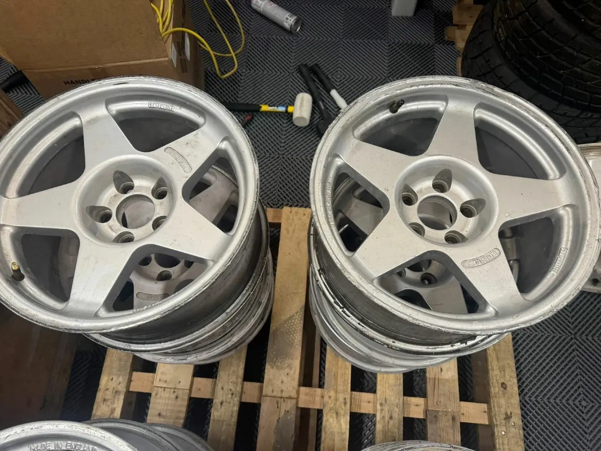 Compomotive 16" Rims - Image 1