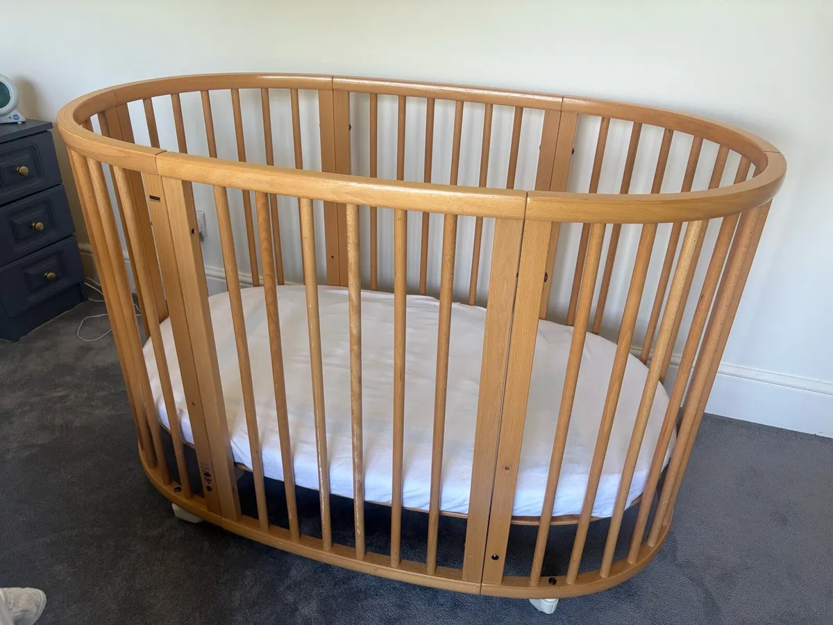 Stokke Sleepi Cot - Image 1