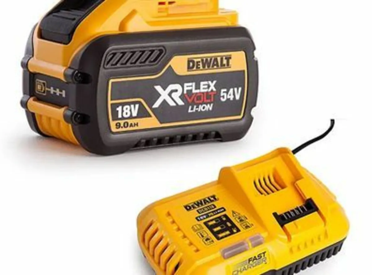 DeWalt DCB547 54v 9Ah XR FLEXVOLT Battery + DCB118