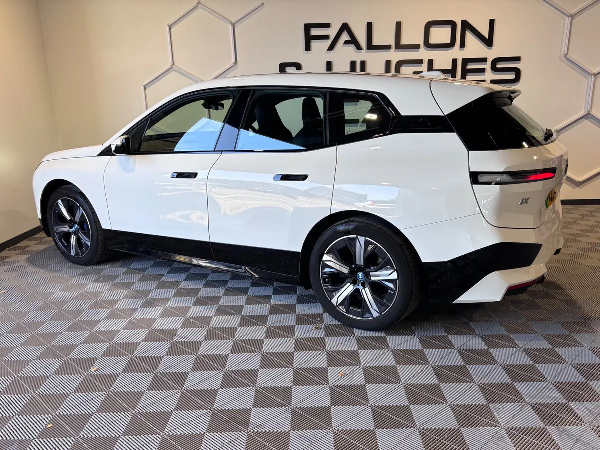 2023 BMW IX XDRIVE40 M SPORT 76KwH BATTERY - Image 3