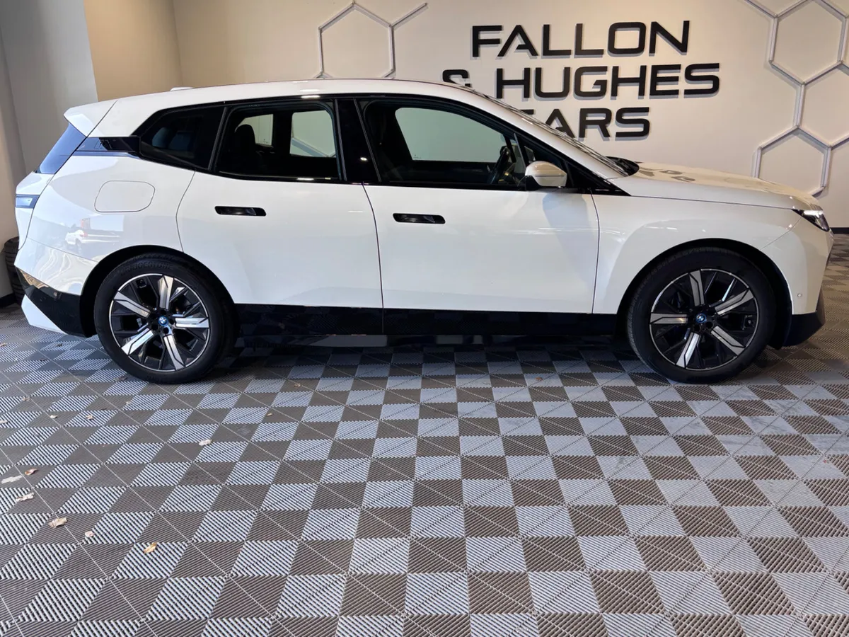 2023 BMW IX XDRIVE40 M SPORT 76KwH BATTERY - Image 4
