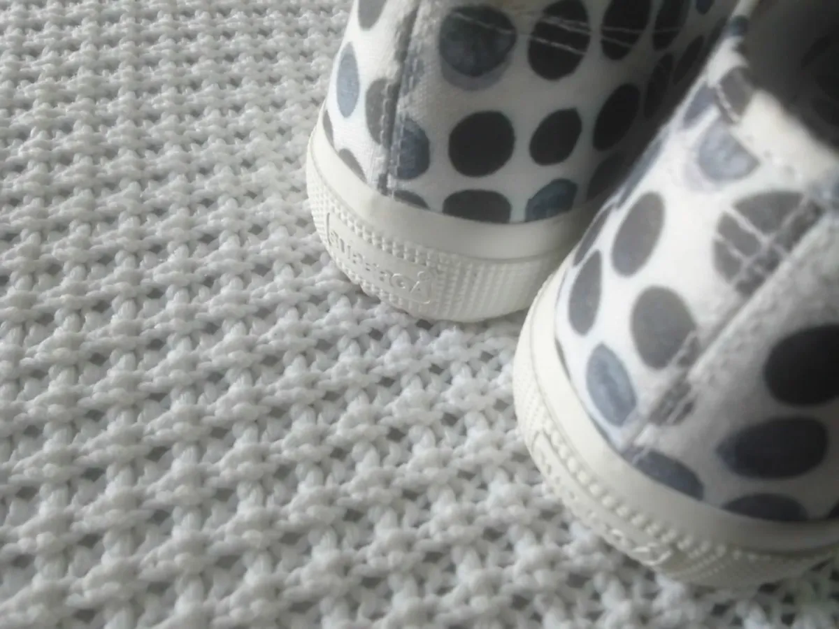 SUPERGRA WHITE & NAVY POLKA DOT PLIMSOLLS 6 NEW - Image 2