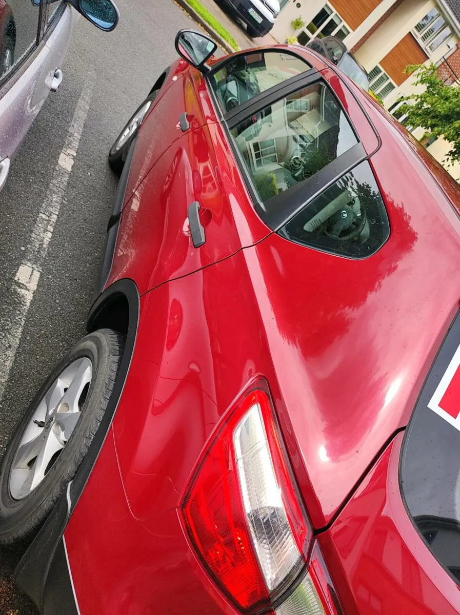 Nissan Qashqai 2010 Diesel - Image 2