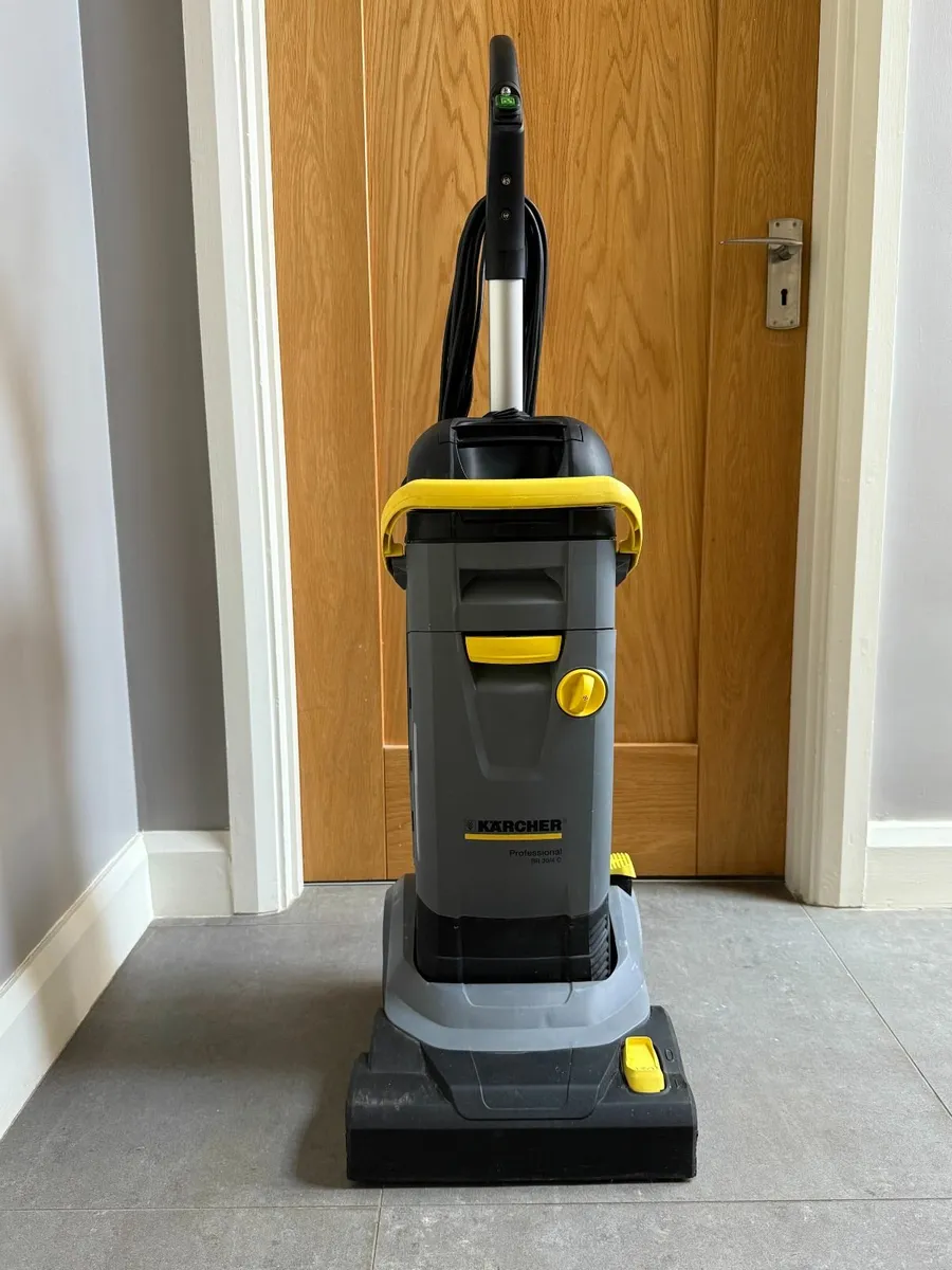 Karcher Scrubber Dryer BR 30/4 C Floor Cleaner/Mop - Image 1