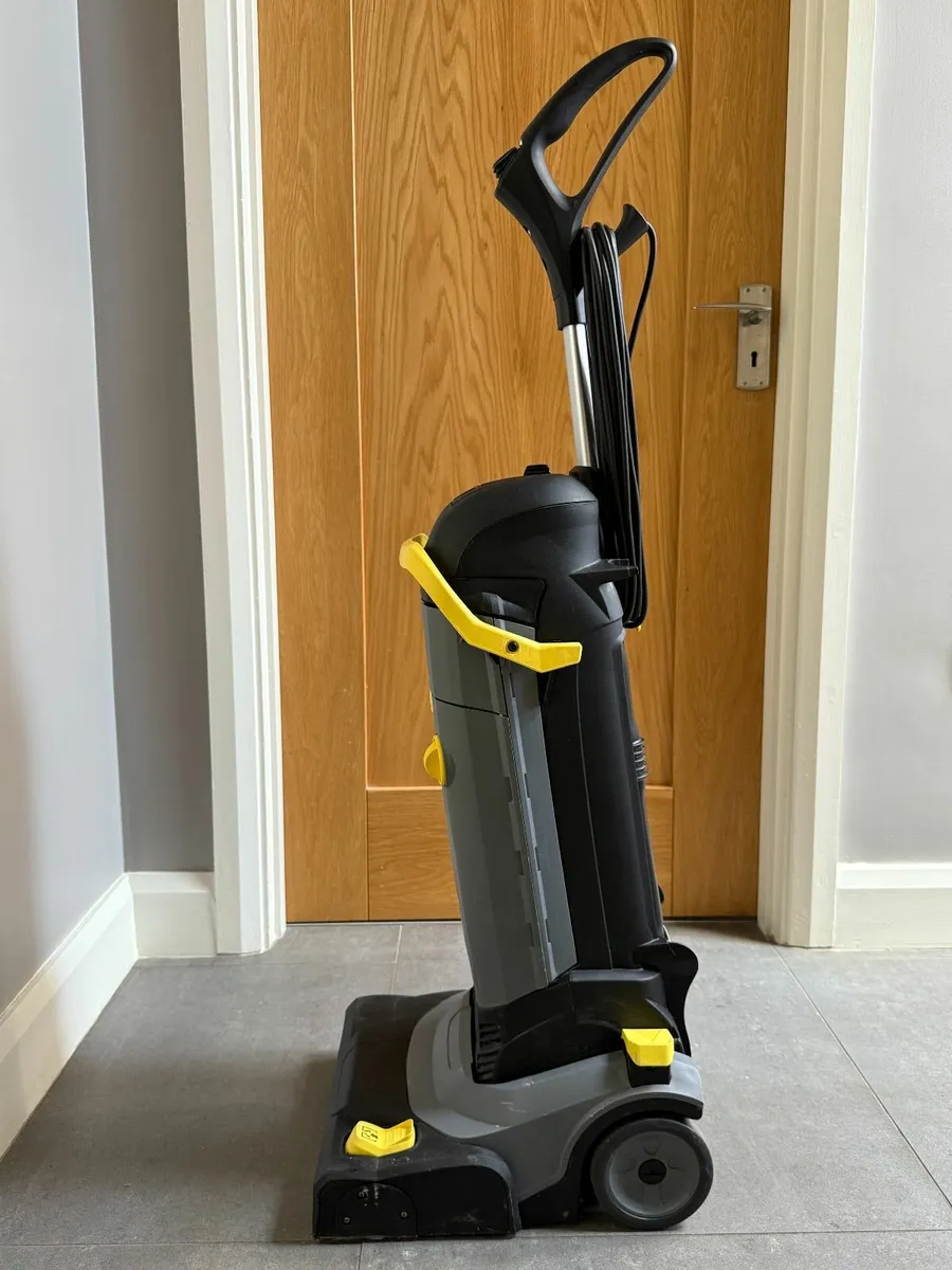 Karcher Scrubber Dryer BR 30/4 C Floor Cleaner/Mop - Image 2