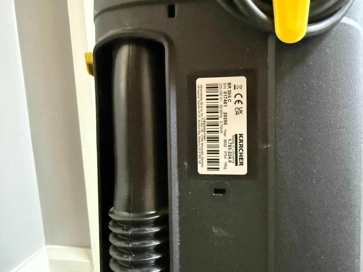 Karcher Scrubber Dryer BR 30/4 C Floor Cleaner/Mop - Image 4