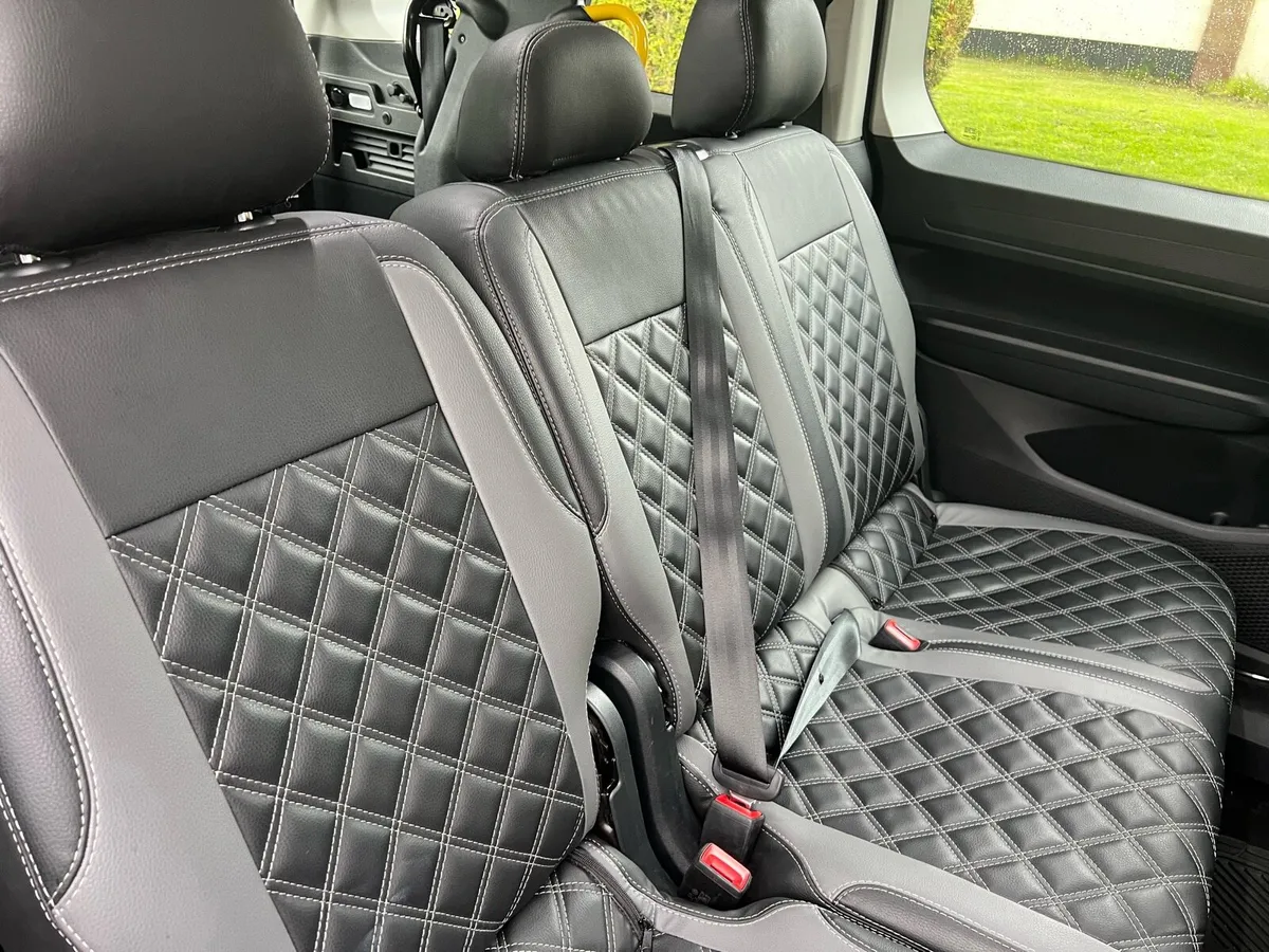 VW Caddy 232 - 7 seats wheelchair - Automatic - Image 3