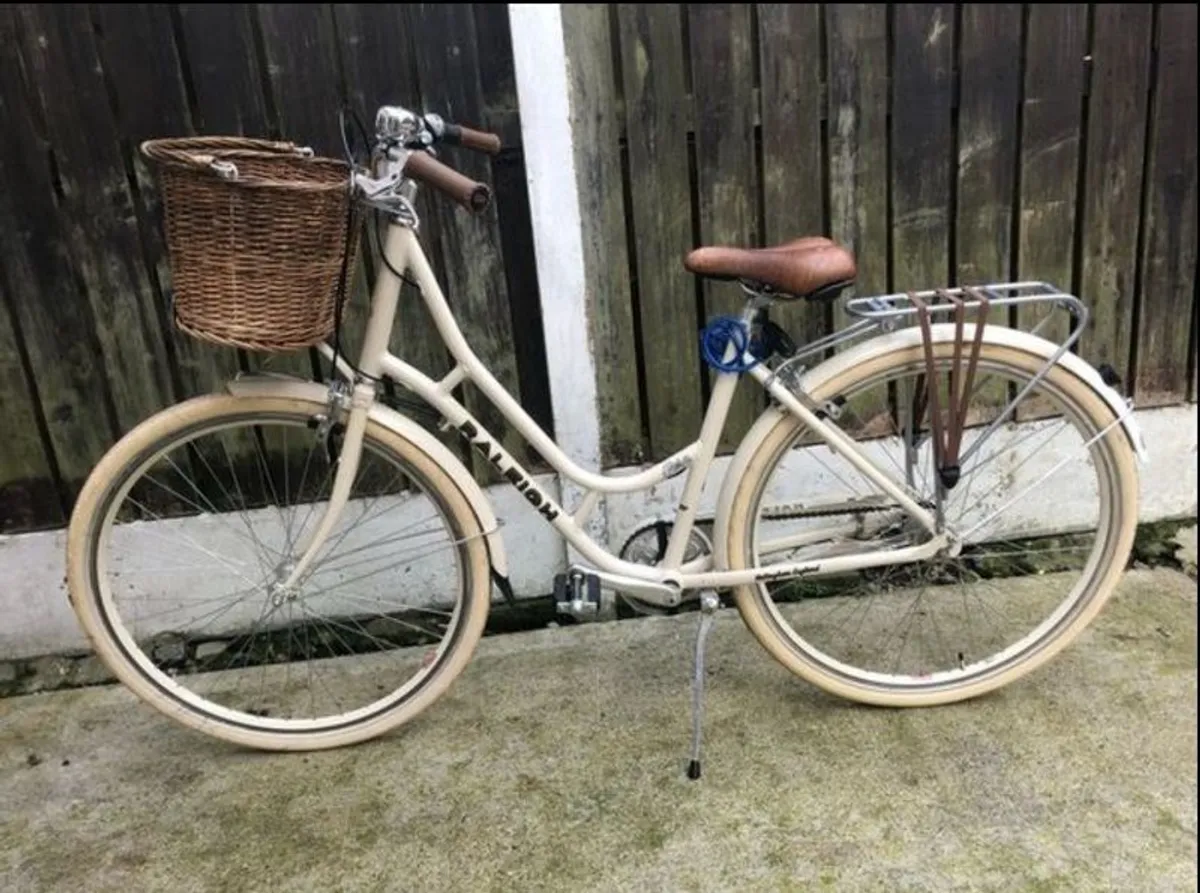 Nearly New Ladies Bike - Image 1