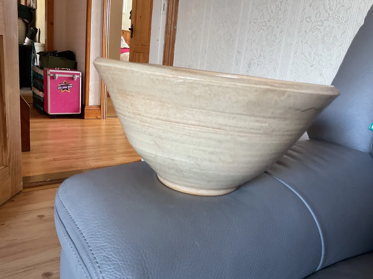 Large heavy stone ware  bowl - Image 1