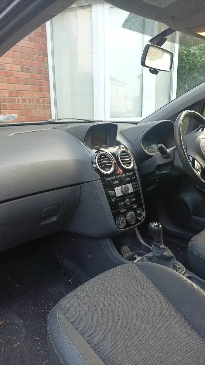 Opel Corsa 2014 - Image 2