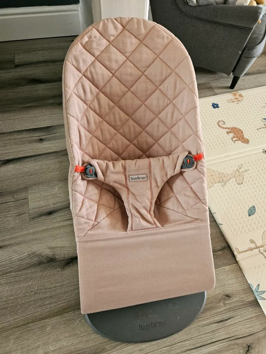 Baby Bjorn Bouncer in Dusty Pink - Image 1