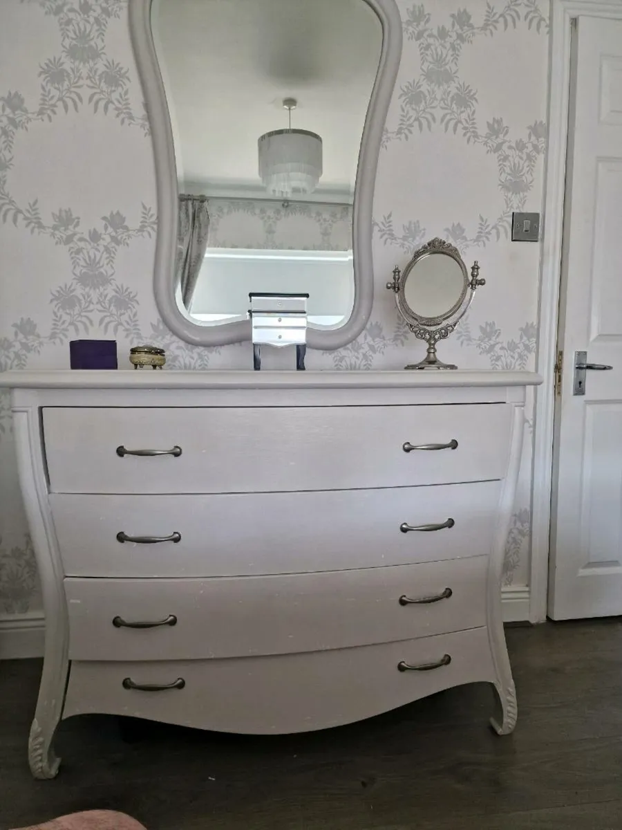 Mirror and chest of drawers - Image 1