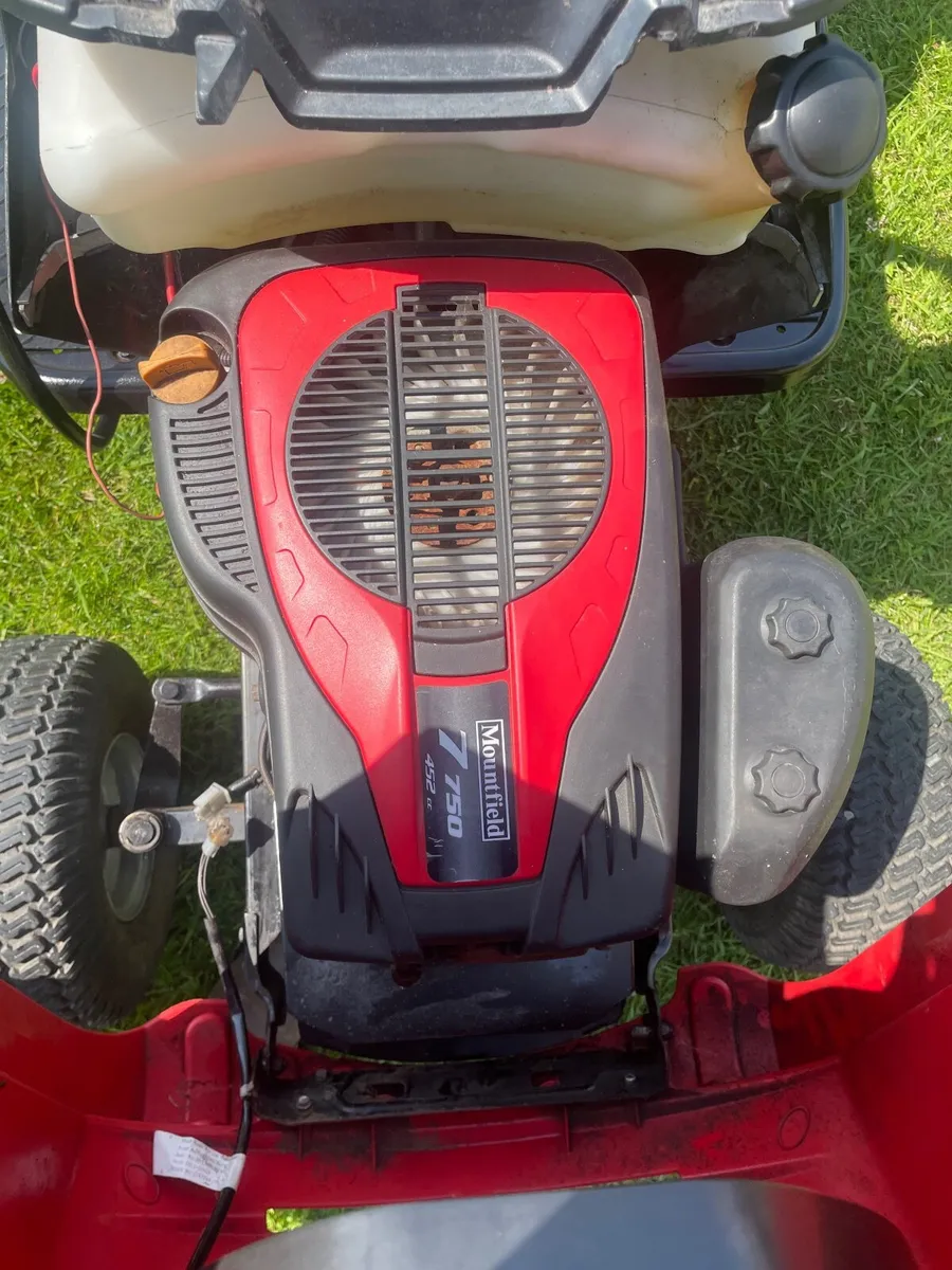 Mountfield ride on mower - Image 2