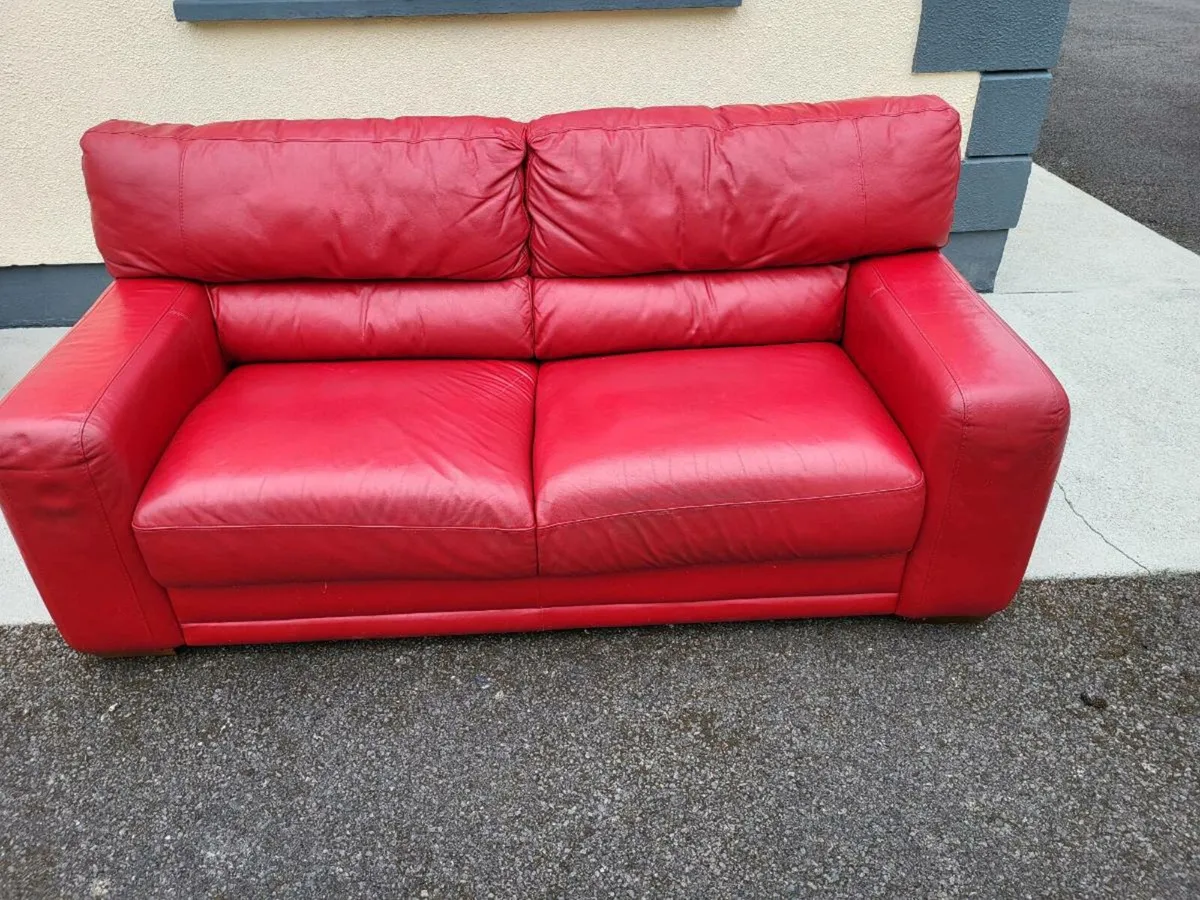 Lovely Red sofa - Image 1