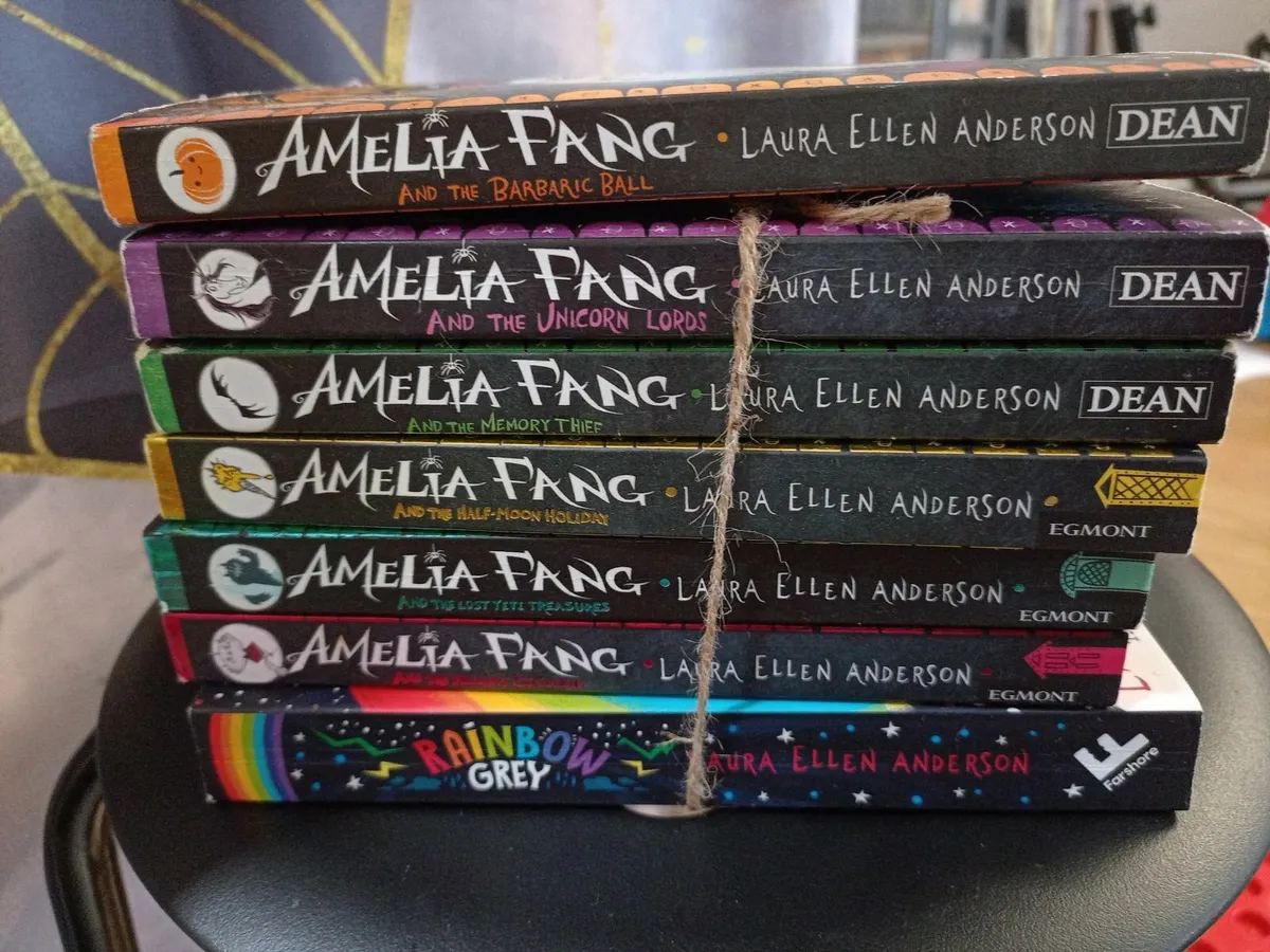 Amelia fang sets