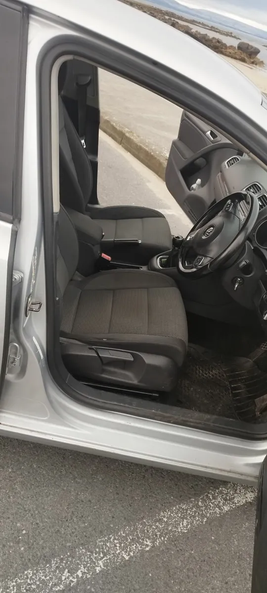 Volkswagen Golf 2011 - Image 3
