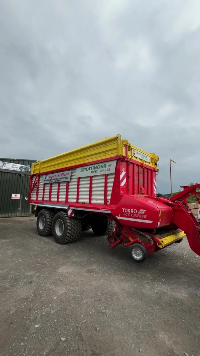 Wagon silage harvesting - Image 2