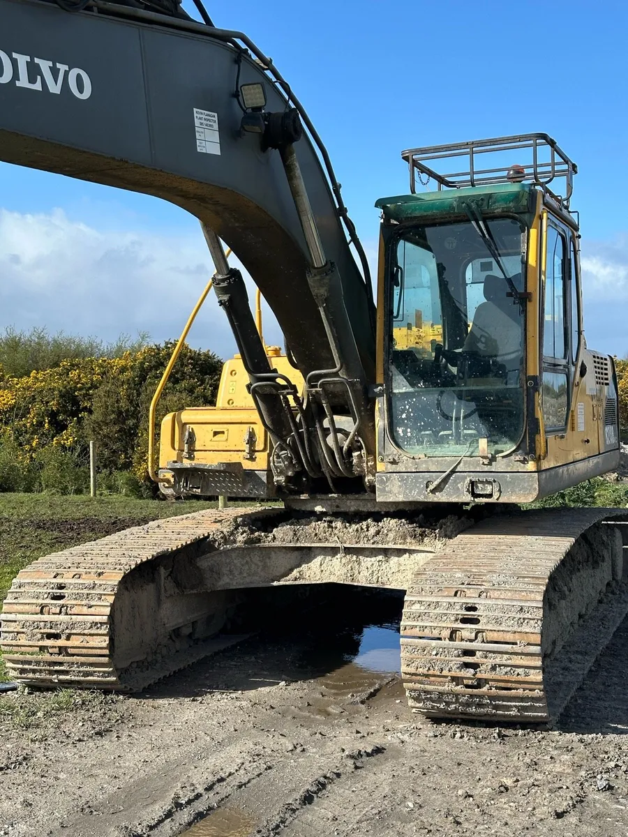 Volvo EC210B Digger - Image 1