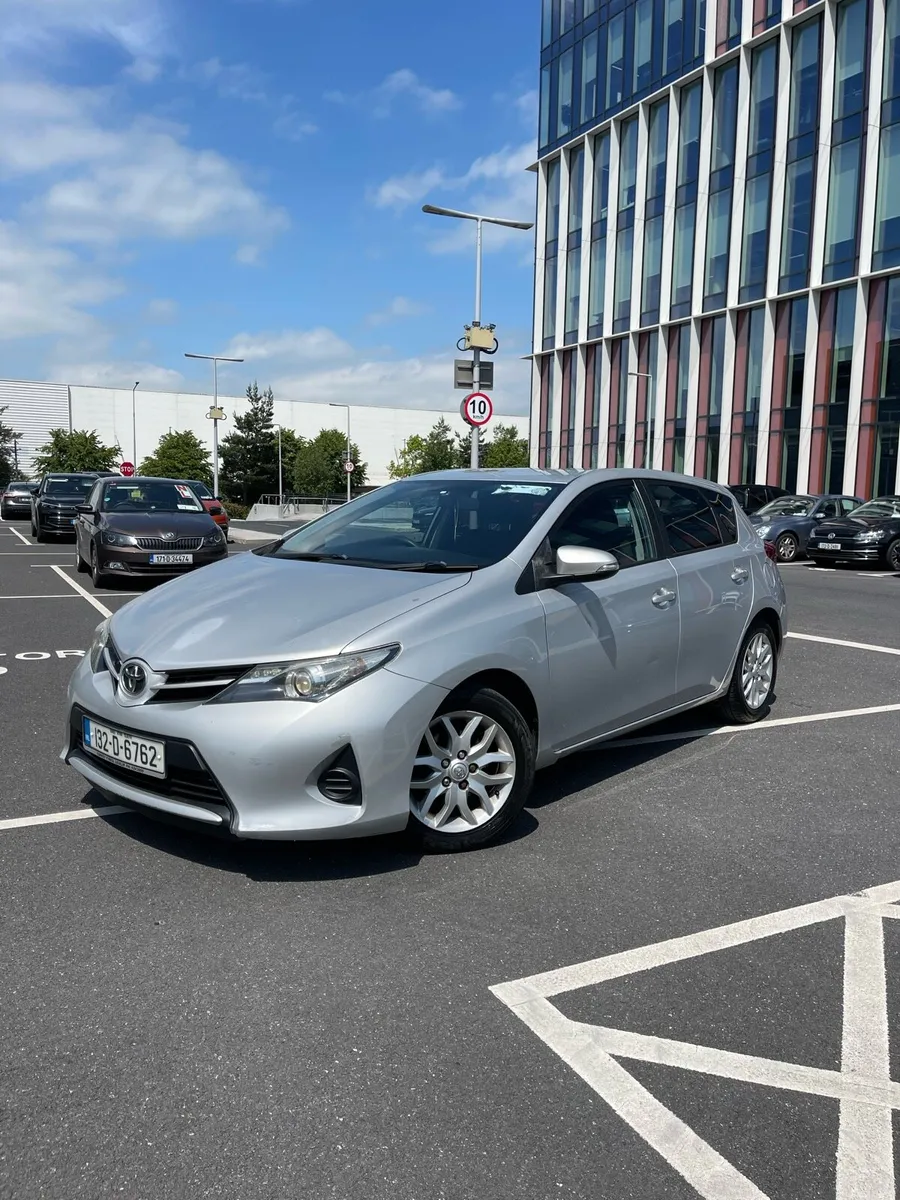 Toyota Auris 1.4 Diesel Van - Image 3