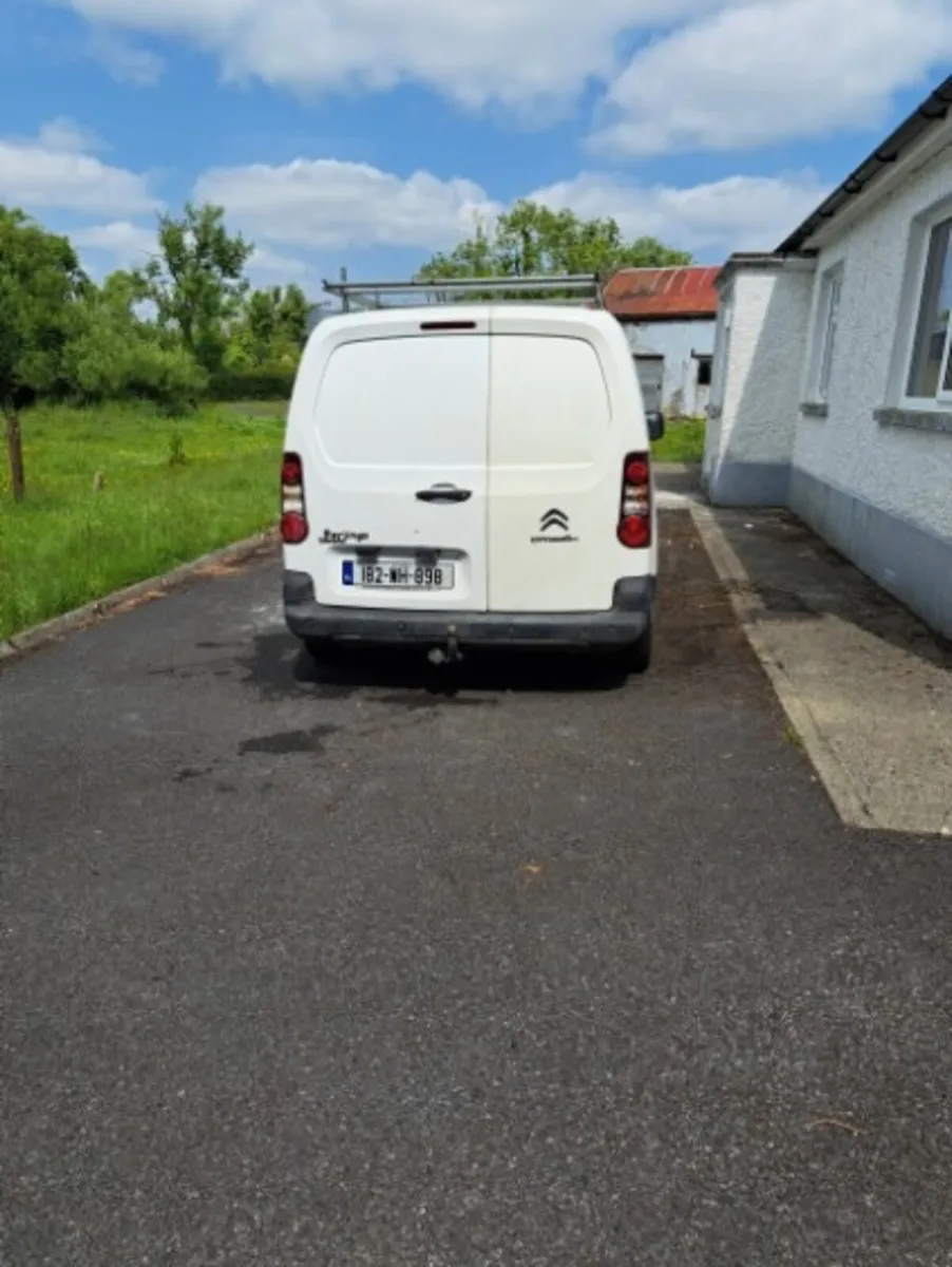 Van - Image 2