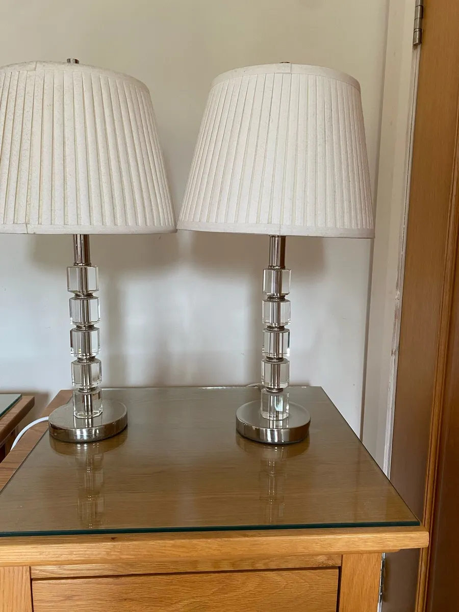 2 matching side Lamps - Image 1