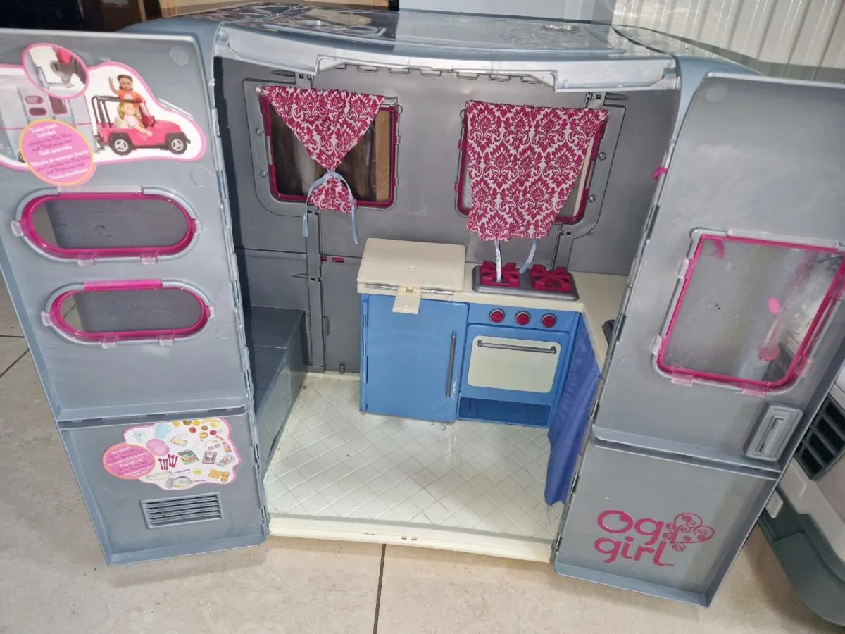 Our Generation Doll Bundle - Image 4