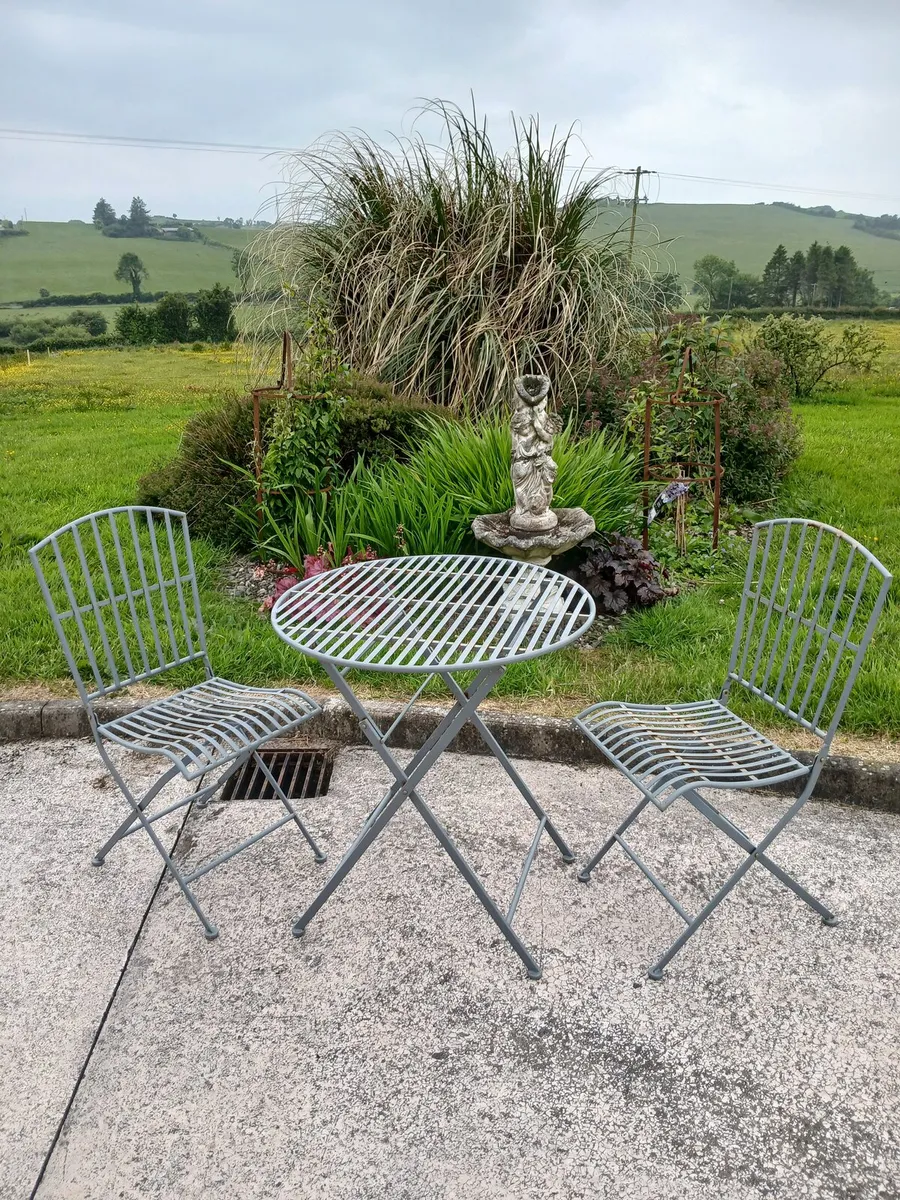 Bistro garden furniture set - Image 1