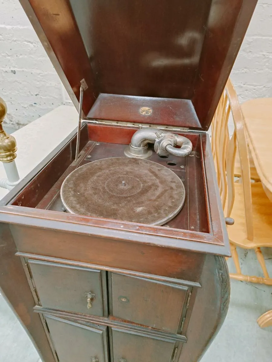 1930s gramophone. - Image 1