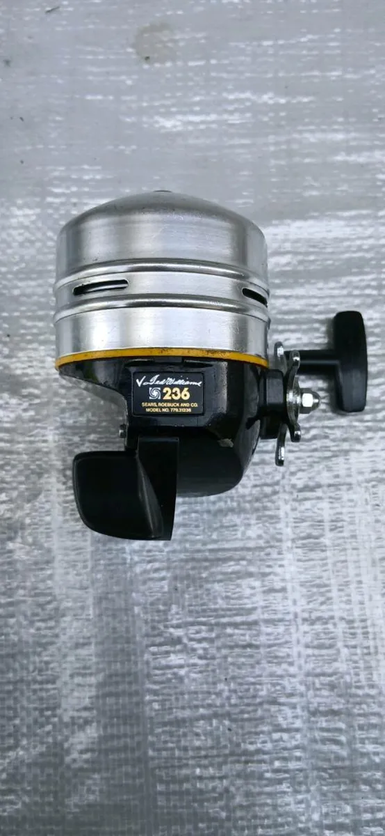 Ted Williams baitcaster - Image 1