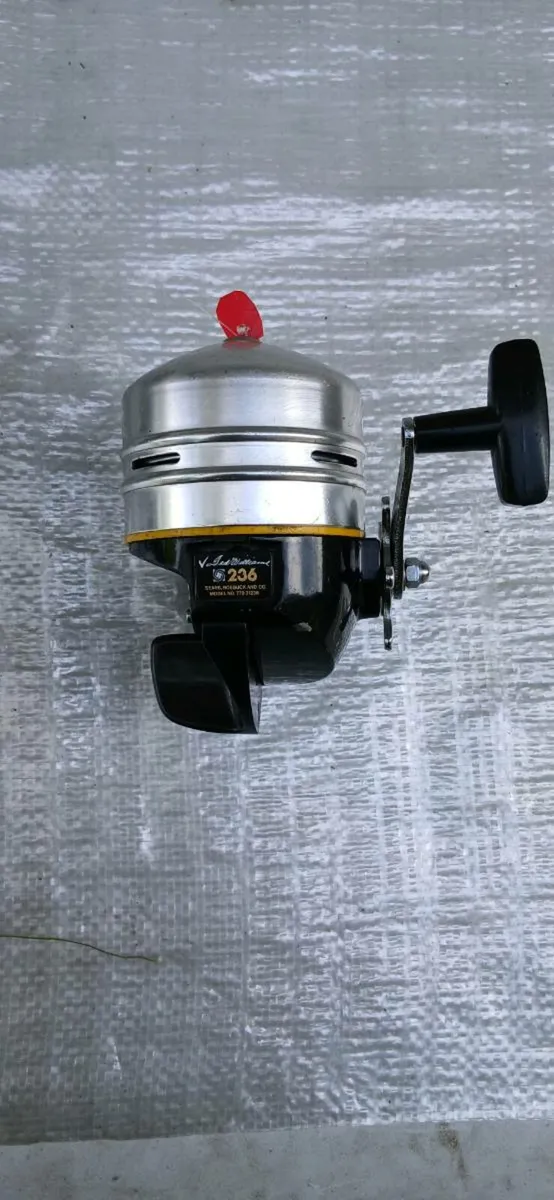 Ted Williams baitcaster - Image 2