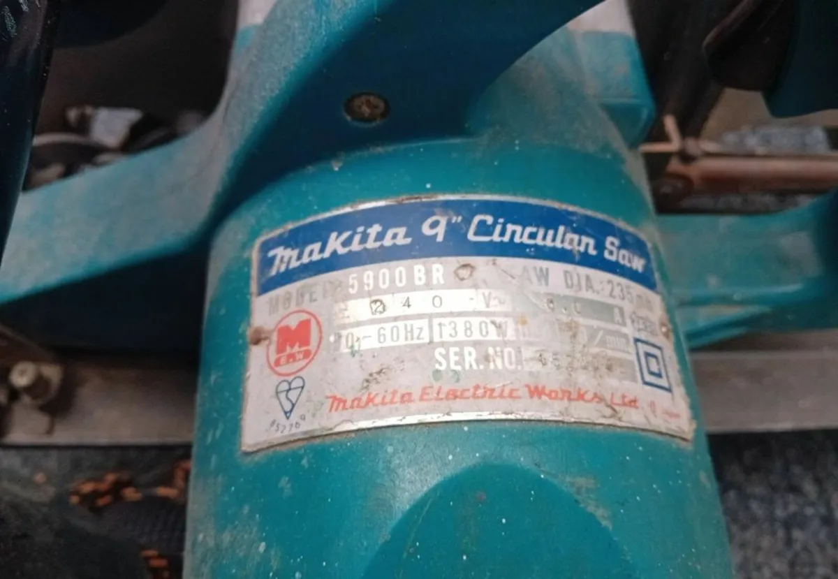 Makita Heavy Duty Saw - Image 3