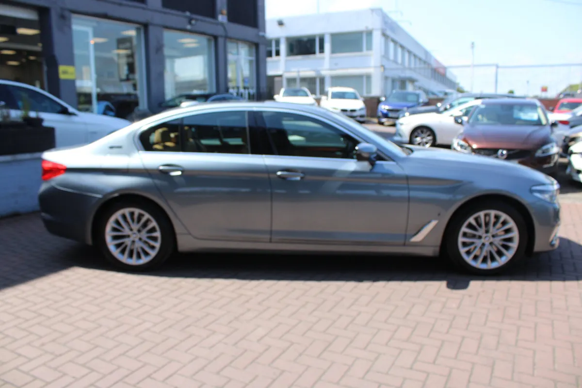 BMW 530E PLUG IN HYBRID i PERFORMANCE SE LUXURY - Image 3