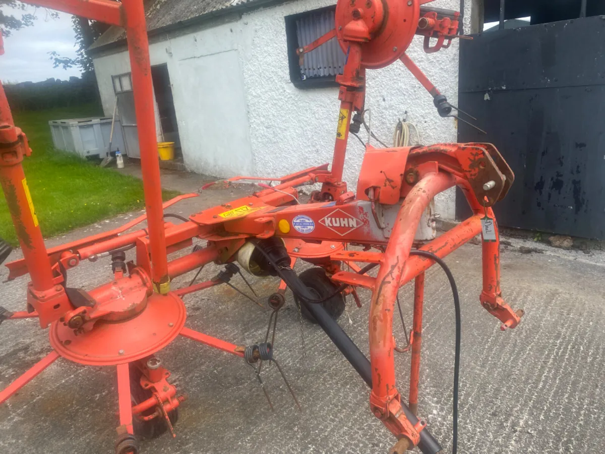 Kuhn 4 rotor tedder - Image 4