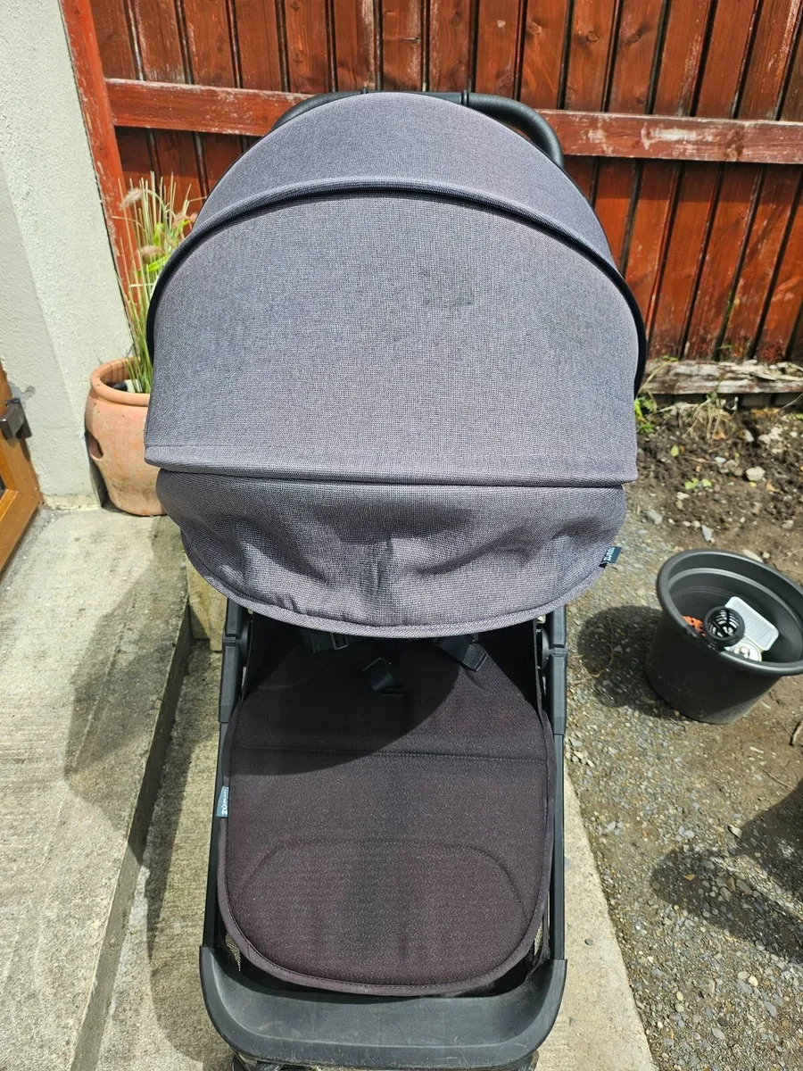 Childs stroller - Image 1