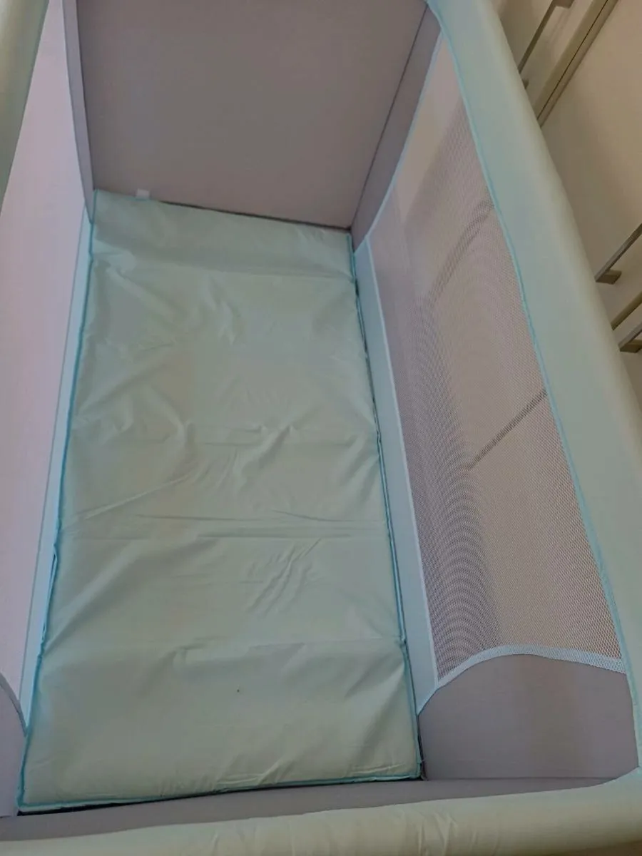 Lupilu baby's travel cot. - Image 3