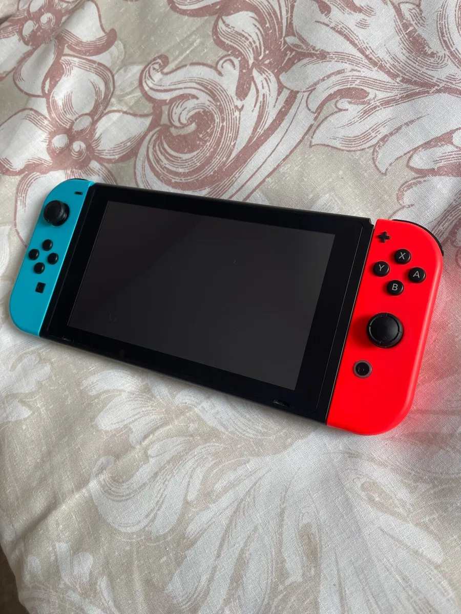 Nintendo Switch - Image 1
