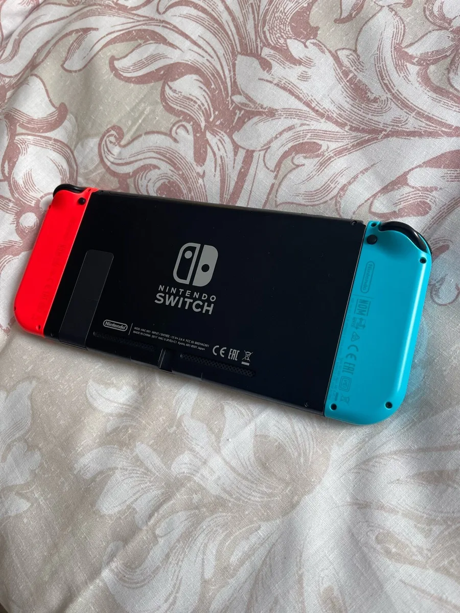 Nintendo Switch - Image 2