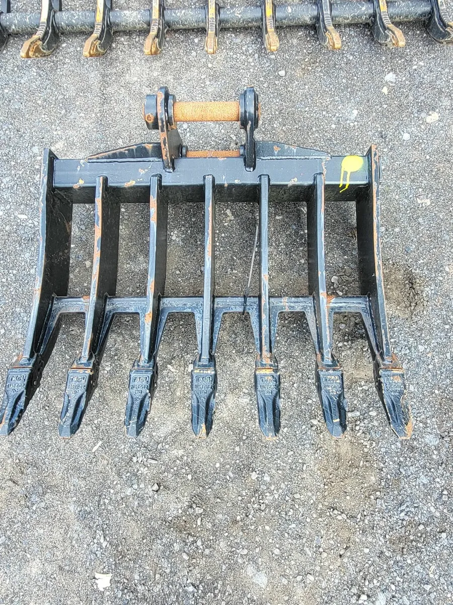 Heavy duty root/Clearing Rake to suit 4-7 ton - Image 1