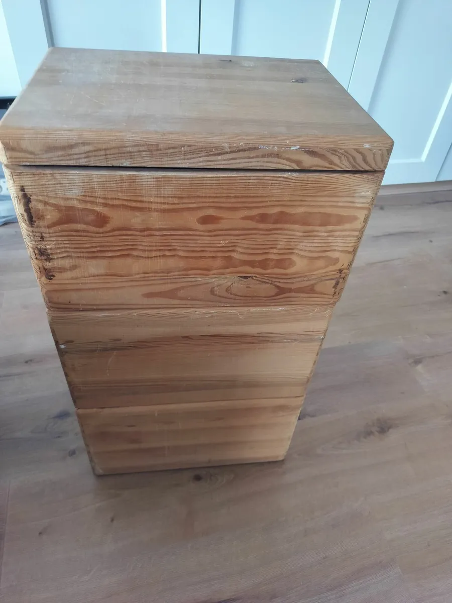 Wooden boxes - Image 1