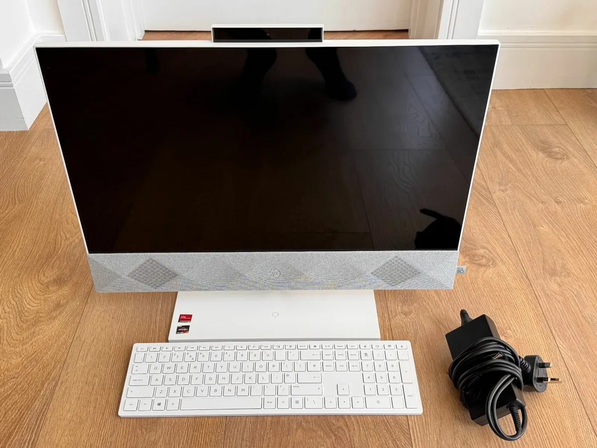 HP Pavilion All-in-One 24 inch PC - Image 1