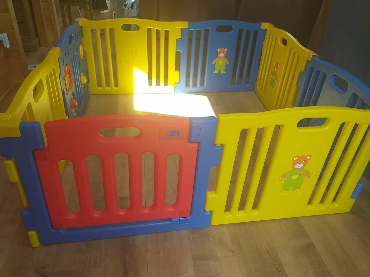 8 Gate Plastic Baby Playpen